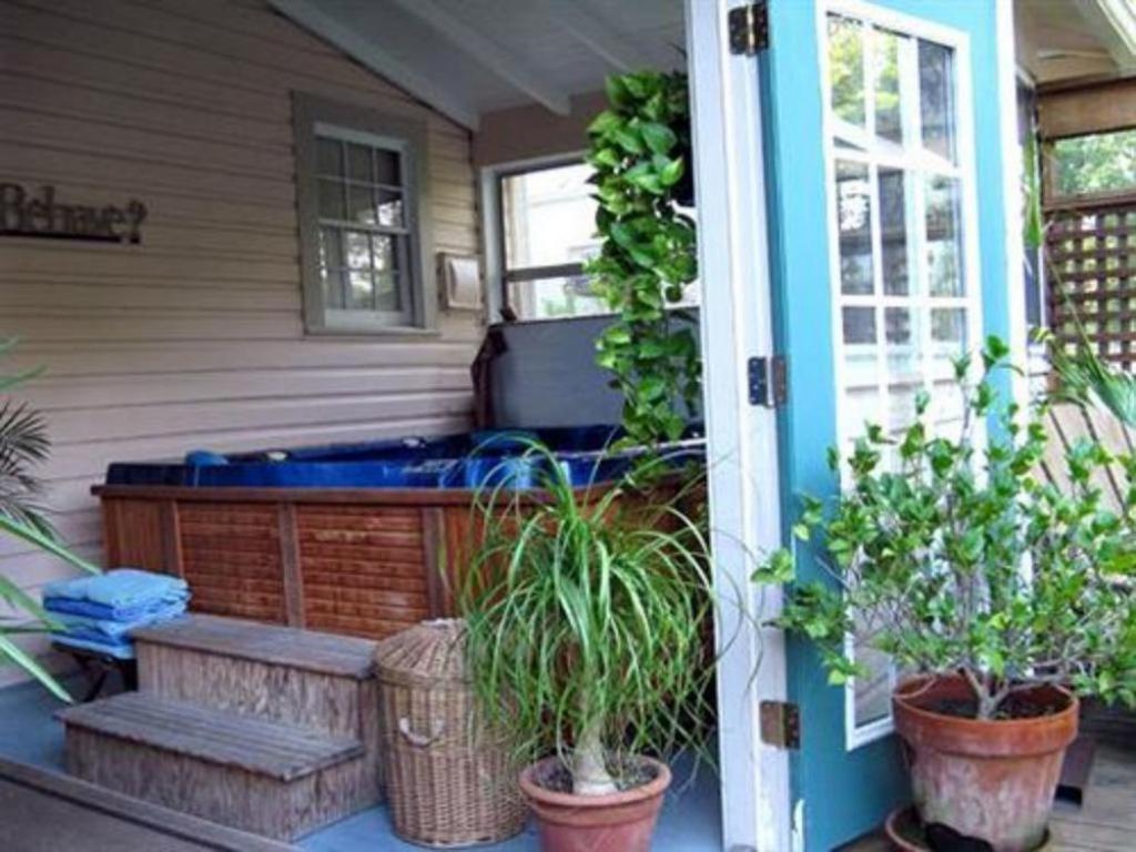 Charles Bass House Bed & Breakfast South Boston Exterior foto