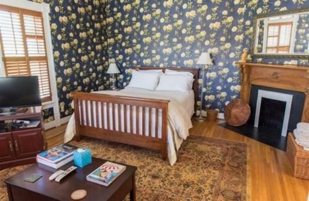 Charles Bass House Bed & Breakfast South Boston Exterior foto